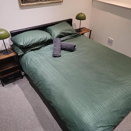 נורת'המפטון Smart Town Centre Apartments מראה חיצוני תמונה