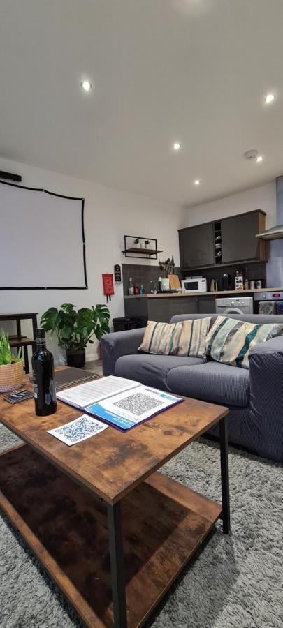 נורת'המפטון Smart Town Centre Apartments מראה חיצוני תמונה
