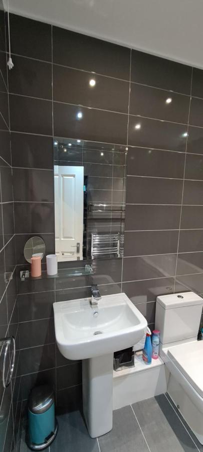 נורת'המפטון Smart Town Centre Apartments מראה חיצוני תמונה