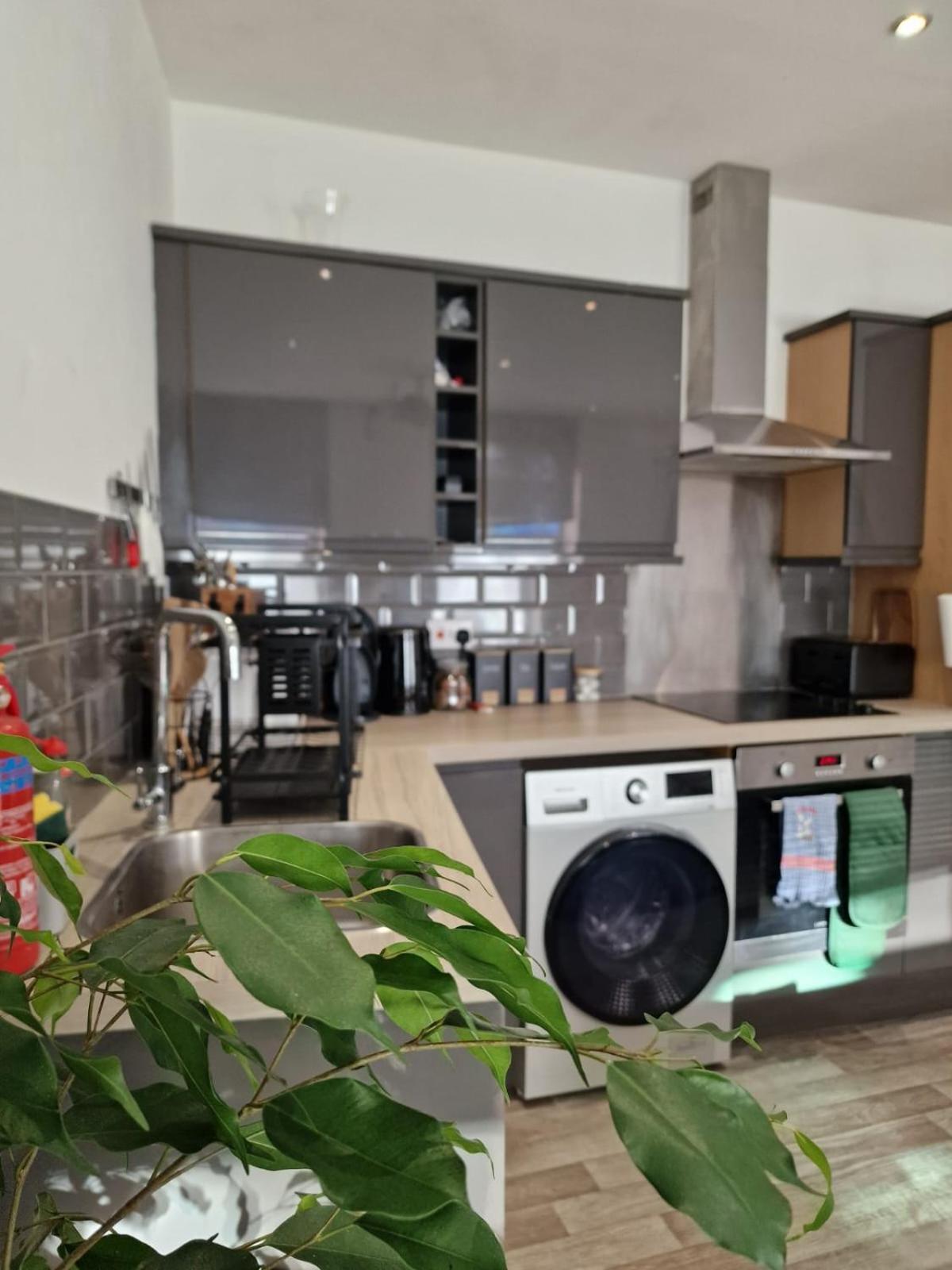 נורת'המפטון Smart Town Centre Apartments מראה חיצוני תמונה